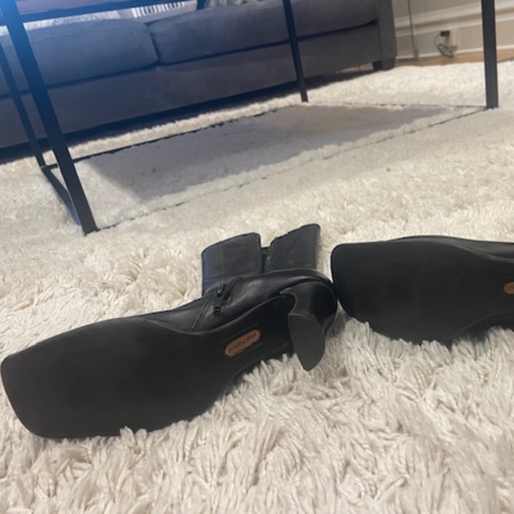 Hush Puppies Black Leather Mid Calf heeled boots Ladies - Picture 4 of 5